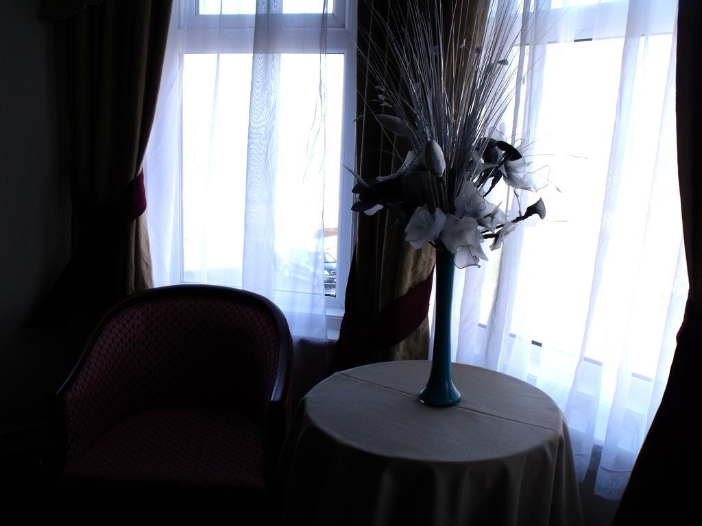 בלקפול The Derby Hotel חדר תמונה