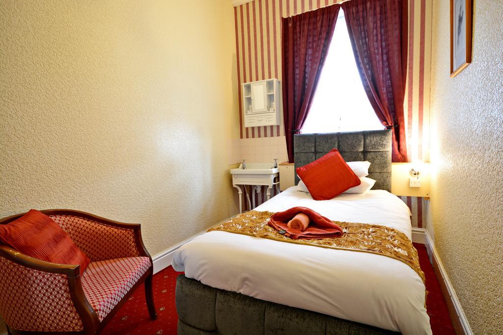 בלקפול The Derby Hotel מראה חיצוני תמונה
